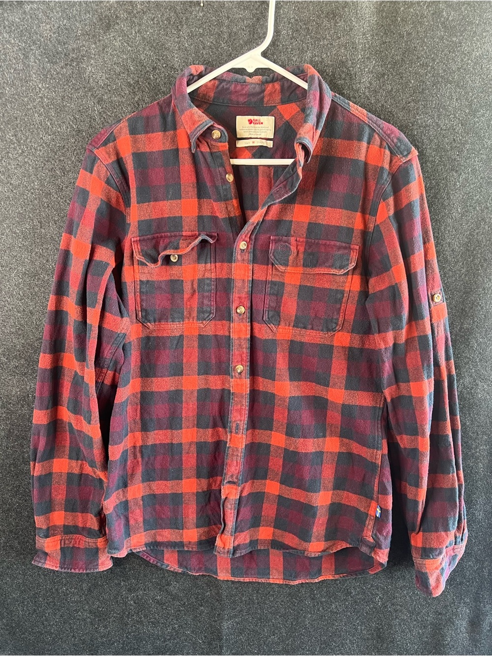 Fjallraven Skog Button-Up Shirt Men’s Size M Red Plaid Flannel Slim Fit Outdoors